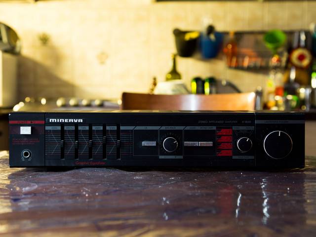 Il brutto anatroccolo: Minerva/Grundig v1850